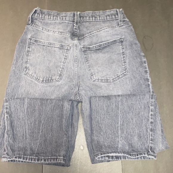 Universal Thread Vintage Straight Wash Out Gray 2/26 Jeans - Picture 5 of 7